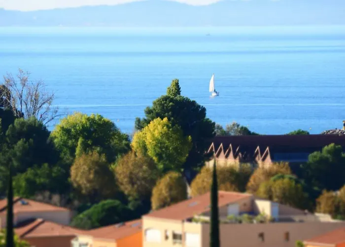 La Londe La Mer : Appartement Proche Plages & Vue Superbe Sur Les Iles D\'Or